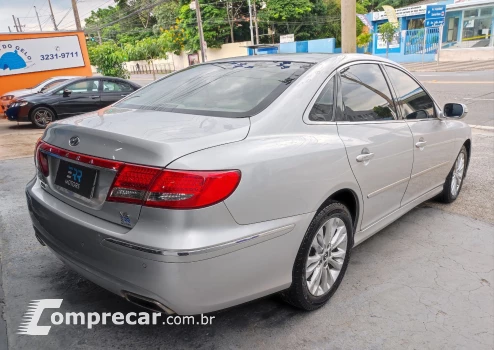 AZERA 3.3 MPFI GLS Sedan V6 24V