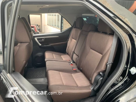 Hilux SW4 SR 4x2 2.7 Flex 16V Aut.