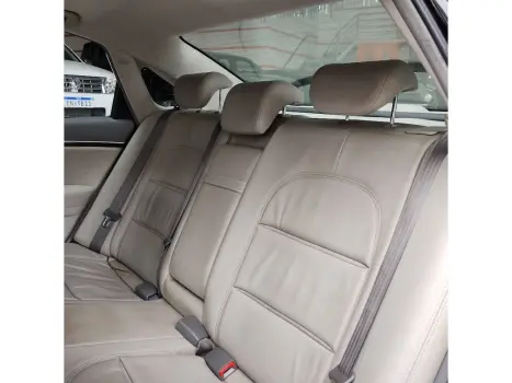AZERA 3.3 MPFI GLS SEDAN V6 24V GASOLINA 4P AUTOMÁTICO