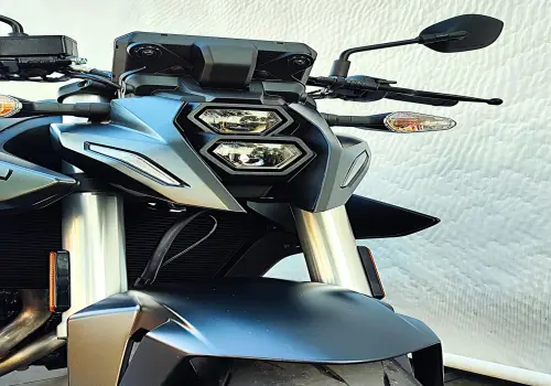 SUZUKI GSX-8S