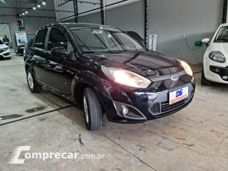 FIESTA SEDAN - 1.6 ROCAM SE SEDAN 8V 4P MANUAL