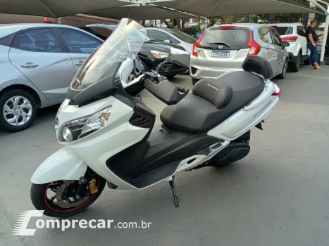 DAFRA Maxsym 400i