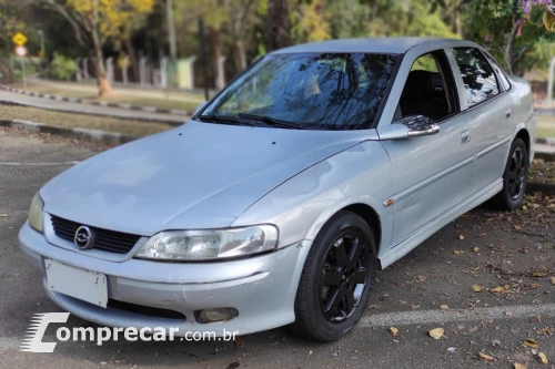 CHEVROLET VECTRA 2.2 MPFI GL Milenium 8V 4 portas