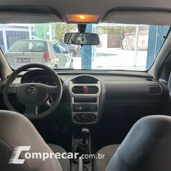 CORSA 1.0 MPFI Premium Sedan 8V