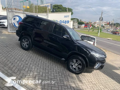 Hilux SW4 SR 4x2 2.7 Flex 16V Aut.