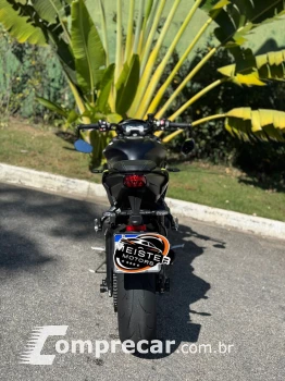 street triple rs