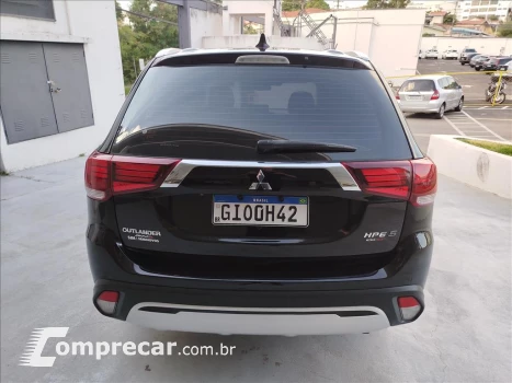 OUTLANDER 2.2 MIVEC DI-D DIESEL HPE-S AWD AUTOMÁT