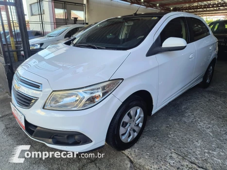 CHEVROLET ONIX 1.0 LT 4 portas