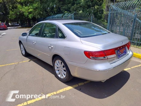 AZERA 3.3 MPFI GLS Sedan V6 24V