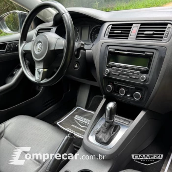 Jetta 2.0 Comfortline Tiptronic (Flex)