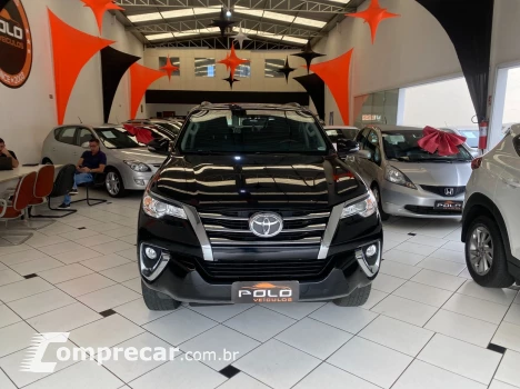 Toyota HILUX SW4 2.7 SR 7 LUGARES 4X2 16V TOYOTA 4 portas