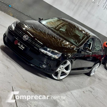 Volkswagen JETTA 2.0 Comfortline 120cv 4 portas