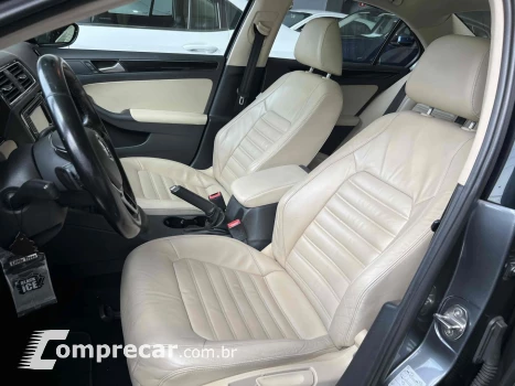 JETTA 2.0 TSI HIGHLINE 211CV GASOLINA 4P TIPTRONIC