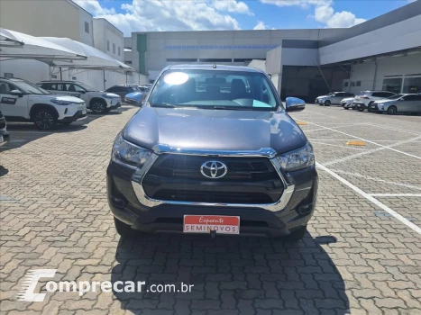 Toyota HILUX 2.8 D-4D TURBO DIESEL CD SRV 4X4 AUTOMÁTICO 4 portas