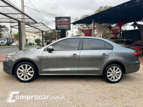 Jetta 2.0 4P CONFORTLINE TIPTRONIC AUTOMÁTICO