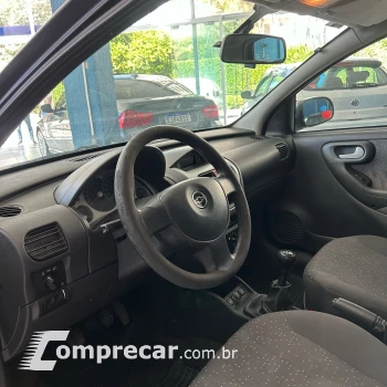 CORSA 1.0 MPFI Premium Sedan 8V