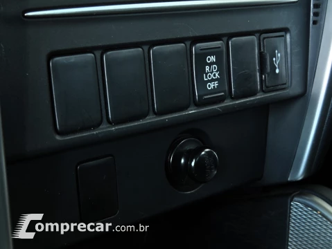 Mitsubishi L200 TRITON 2.4 16V Turbo Sport HPE CD 4X4 4 portas