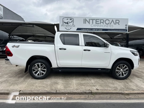 Toyota HILUX 2.8 D-4d Turbo CD Power Pack 4X4 4 portas