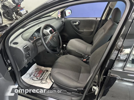 CORSA 1.4 MPFI Premium Sedan 8V