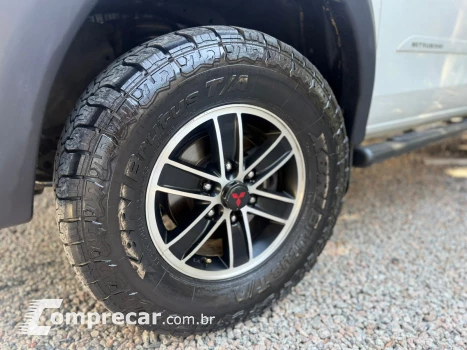 L200 TRITON 2.4 16V Turbo Sport GLS CD 4X4