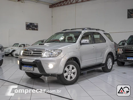 Toyota HILUX SW4 3.0 SRV 4X4 7 Lugares 16V Turbo Intercooler 4 portas