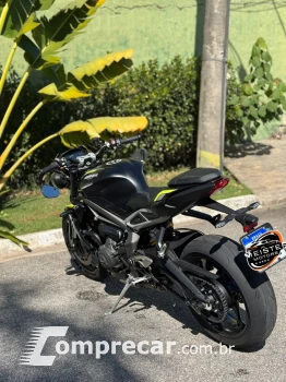 street triple rs
