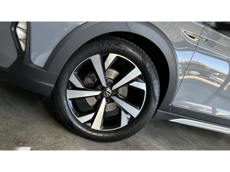 Volkswagen NIVUS 1.0 200 TSI TOTAL FLEX HIGHLINE AUTOMÁTICO 4 portas