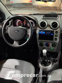 FIESTA 1.6 MPI Class Hatch 8V