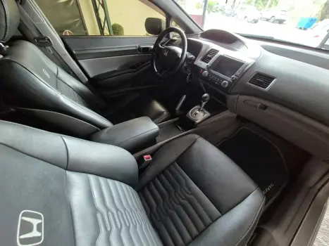 CIVIC 1.8 LXS 16V GASOLINA 4P AUTOMÁTICO