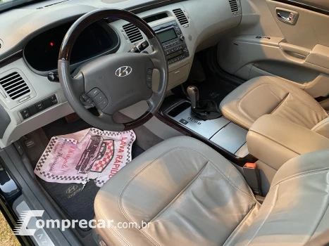 AZERA 3.3 MPFI GLS Sedan V6 24V