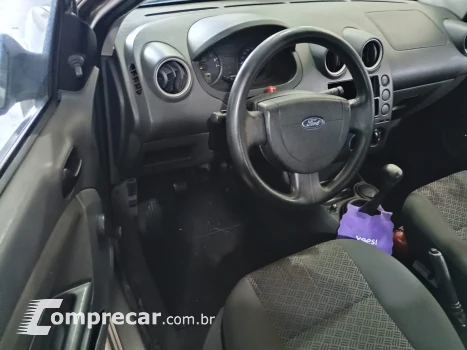 Fiesta Sedan 1.6 Zetec
