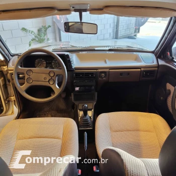 VOYAGE 1.8 GL 8V ALCOOL
