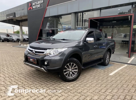 Mitsubishi L200 TRITON 2.4 16V Turbo Outdoor Hpe-s CD 4X4 4 portas