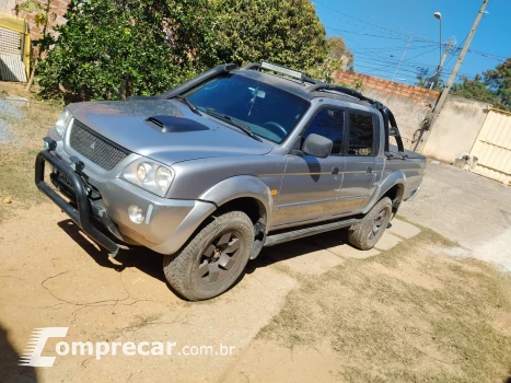 Mitsubishi L200 2.5 RS Sport 4X4 CD 8V Turbo Intercooler 4 portas