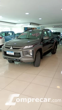 Mitsubishi L200 TRITON 2.4 16V Turbo Outdoor HPE CD 4X4 4 portas