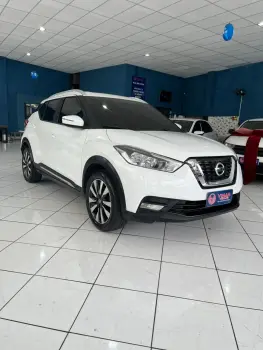 NISSAN kicks 4 portas