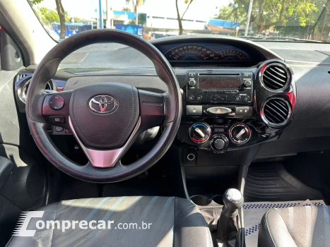 Toyota Etios Hatch 1.5 16V 4P FLEX XS 4 portas