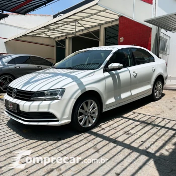 Volkswagen JETTA 2.0 Comfortline 120cv 4 portas