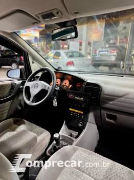 ZAFIRA 2.0 MPFI Elegance 8V