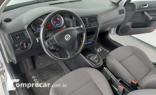 Volkswagen GOLF 1.6 MI 8V 4 portas