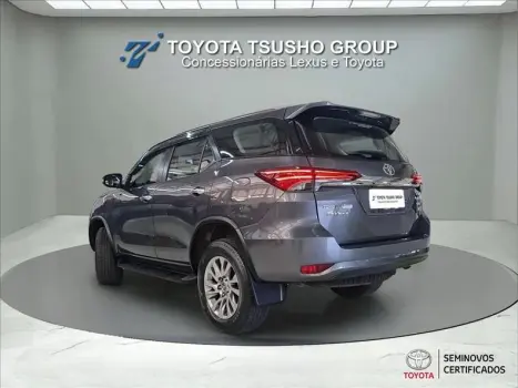 HILUX SW4 2.7 VVT-I SRV 7L 4X2