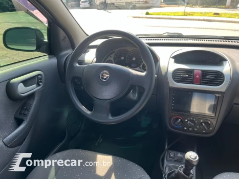 CORSA 1.4 MPFI Premium Sedan 8V