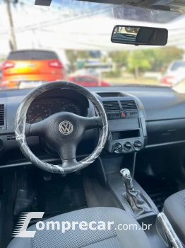 Volkswagen POLO 1.6 MI Comfortline 8V 4 portas