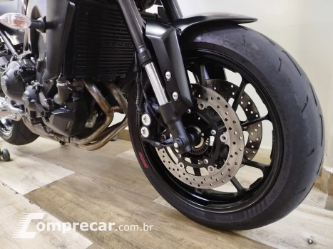 MT-09  800 cc