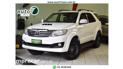 Toyota HILUX - 3.0 SRV 4X4 CD 16V TURBO INTERCOOLER 4P AUTOMÁTICO 4 portas