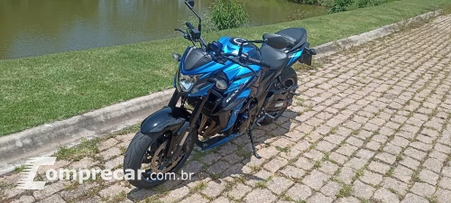 SUZUKI GSX S750