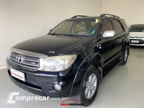 Toyota HILUX SW4 4.0 SRV 4X4 V6 24V GASOLINA 4P AUTOMÁTI 4 portas