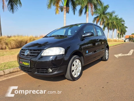 Volkswagen FOX 1.6 MI Route 8V 4 portas