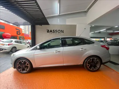 FOCUS 2.0 Titanium Sedan 16V