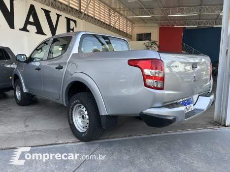 L200 TRITON 2.4 16V Turbo Sport GL CD 4X4